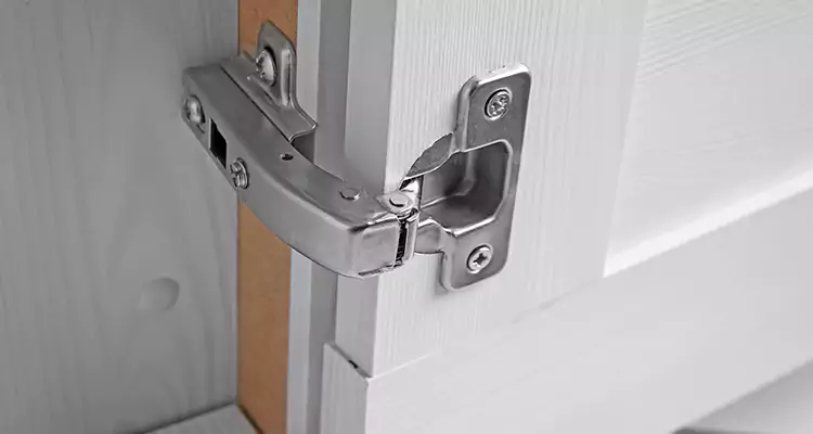 Shower Door Hinge Replacement in Lakeland, FL